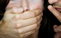 Подростки изнасиловали знакомую несовершеннолетнюю девушку