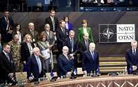 Країни НАТО не можуть визначитися з реакцією на прохання України щодо вступу до альянсу - Politico