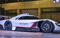 Subaru представила гоночный автомобиль STI E-RA Concept и тюнингованный внедорожник Solterra STI