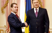 Медведев обсудит с Януковичем статус