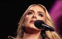 Співачка Адель знепритомніла під час концерту через хворобу