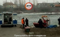 Жуткий суицид: в Киеве мужчина спрыгнул с Московского моста