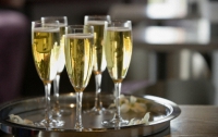 Дешевого шампанского для россиян не будет