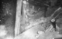 Под завалом в шахте оказались трое горняков