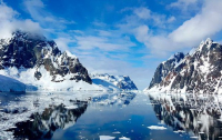 В Антарктиде откололся огромный айсберг