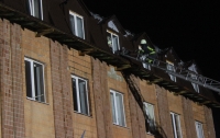 На Киевщине горело общежитие, эвакуированы 60 человек (видео)
