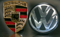 Volkswagen приостановил переговоры о слиянии с Porsche 