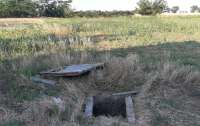 На Одещині молодик тримав жінку у вигрібній ямі через 500 кг пшениці