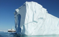 Громадный айсберг откололся от Гренландии