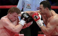 Поветкин требует дисквалифицировать судью, присудившего победу Кличко