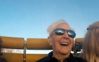 105-летний британец попал в рекордсмены, прокатившись на американских горках
