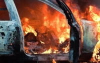 В Киеве подожгли автомобиль