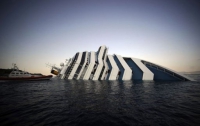 Трагедия на лайнере Costa Concordia: тела туристов находят до сих пор