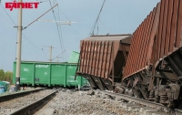 На Тернопольщине сошли с рельсов 4 вагона со щебнем
