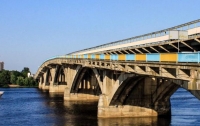 В Киеве перекроют мост Метро