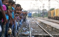 Поток беженцев и иммигрантов в Европу снизился, - ООН