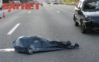 На Бориспольской магистрали под колесами авто погиб пешеход (ВИДЕО)
