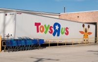 Крупнейшая сеть по продаже игрушек закрывает магазины в США