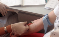 У каждого десятого донора крови в Украине находят инфекцию
