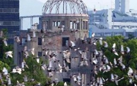 Япония поминает жертв ядерной бомбардировки