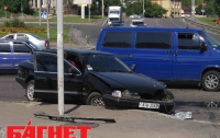 В Киеве столкнулись «Таврия» и две иномарки: в ДТП пострадал невиновный (ФОТО)