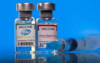 Новые побочные эффекты: от вакцинированных Pfizer и Moderna поступили жалобы