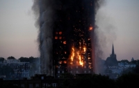 Эксперты объяснили, почему башня в Лондоне так быстро сгорела
