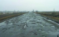 Азаров не нашел заметного «покращення» на дорогах
