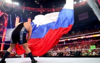 Надругательство над российским флагом стало частью американского шоу