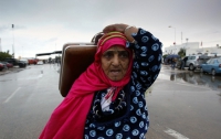 ООН: число бежавших из Ливии уже превысило 100 тысяч человек