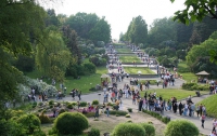 Знаменитости займутся озеленением в столичном ботаническом саду