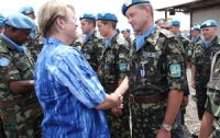 Янукович отправил украинских миротворцев в Кот-д'Ивуар