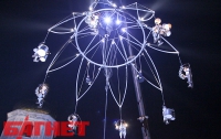 «Неистовые звонари» летали рядом с куполом Софии Киевской (ФОТО)
