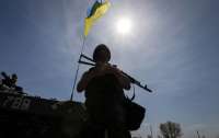 На Донбассе погиб украинский военный, трое ранены