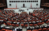 Парламент Турции одобрил отправку военных в Катар