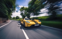 Ford GT — неперевершений спорткар, оснащений десятками сенсорів і мікропроцесорів, а також... двома підсклянниками