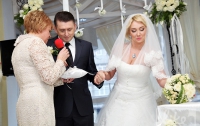 Майор Мельниченко планирует венчаться за границей