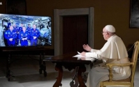 Папа Римский провел сеанс связи с космонавтами на МКС