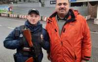 Показали полицейского, который не побоялся Гогилашвили