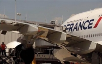 На борту самолета Air France найдена взрывчатка (ФОТО)