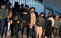 Греческих мигрантов снабдят электронными картами