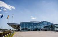Во Львовском аэропорту застряли иностранцы, которые прилетели к родителям