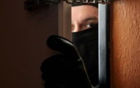 Преступник семь раз грабил одну и ту же квартиру во Львовской области