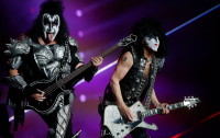Группа Kiss устроит подводный концерт для акул