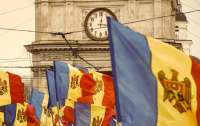 Протестующие устанавливают палатки у парламента Молдовы, требуя отставки кабмина