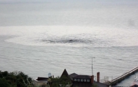 Из-за смерча в Черном море образовалась огромная воронка (ФОТО)