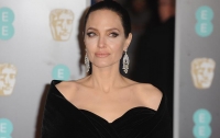 СМИ сообщили о скорой свадьбе Анджелины Джоли