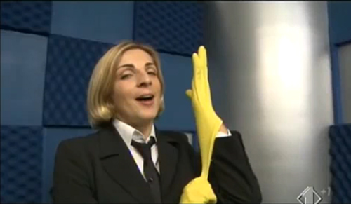 Журналистка залезла, в трусы к Бэкхему, Популярная, итальянская телеведущая, юмористического шоу, Le lene, Елена Ди Чиоччио, Дэвида Бэкхема Журналистка залезла, в трусы к Бэкхему, Популярная, итальянская телеведущая, юмористического шоу, Le lene, Елена Ди Чиоччио, Дэвида Бэкхема