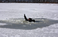 В Виннице нетрезвый подросток провалился под лед и утонул