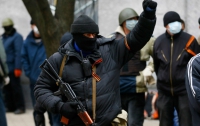 Террористы в Славянске захватили рынок и заправки 